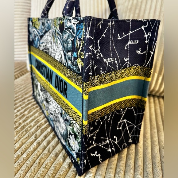 Dior Medium Book Tote - Picture 11 of 11